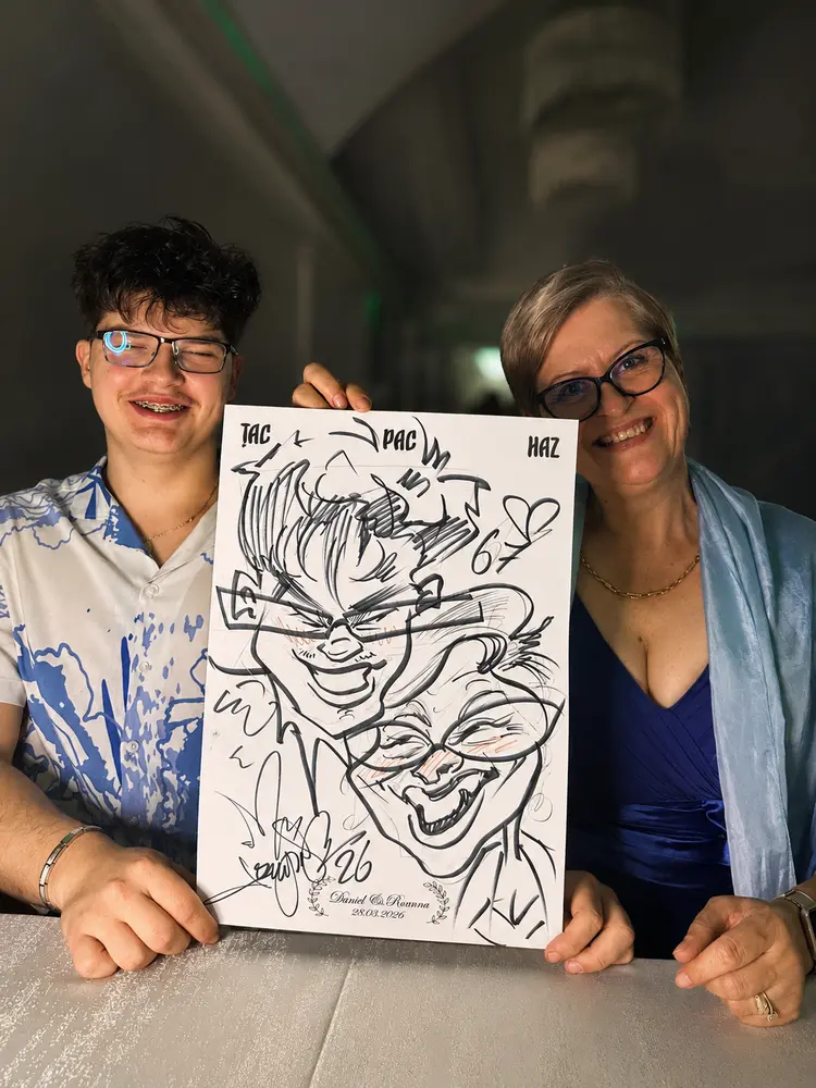 Caricaturi live — în direct